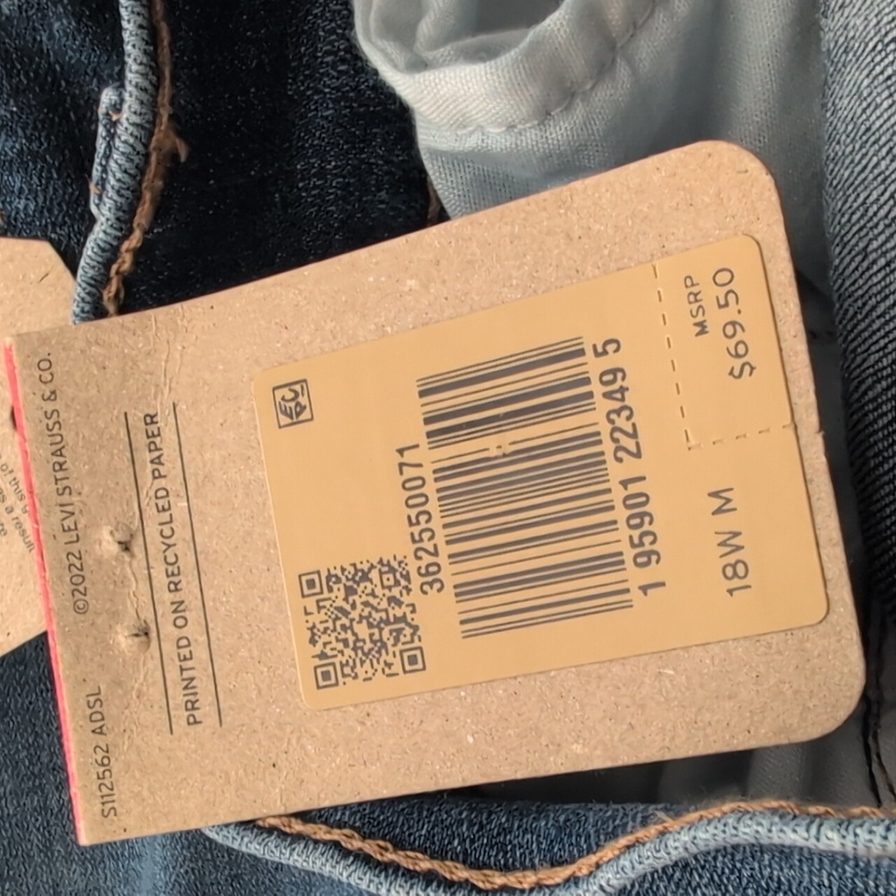 Size 18W 711 Levi Strauss & Co Skinny  Jeans  NWT ! - Picture 11 of 14